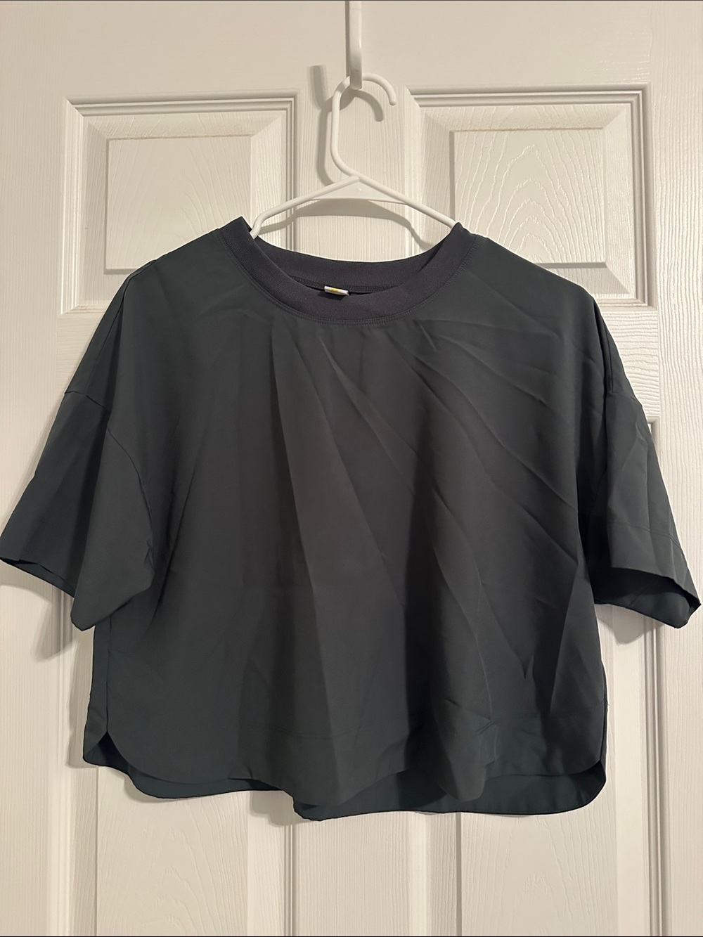 Women’s Relaxed Crewneck Crop Top - Dark Gray